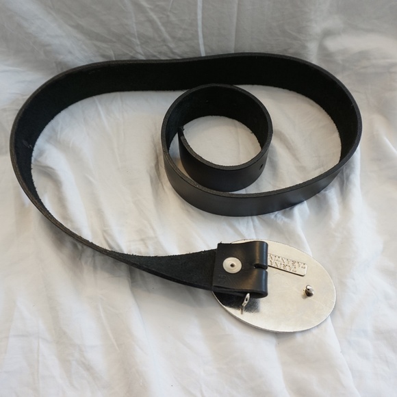 Tarina Tarantino Cameo Belt Black Leather & Pearl - Picture 5 of 5